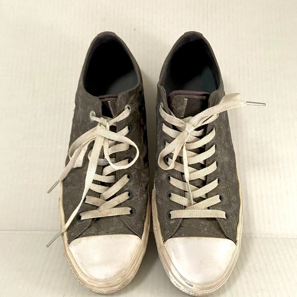 Chuck Taylor Size 11 Converse silver tennis shoes - Picture 4 of 8